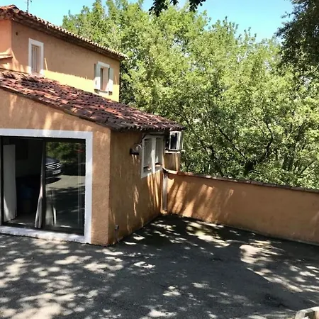 Independent Studio In Private Garden Fréjus