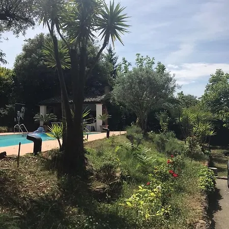 Independent Studio In Private Garden Apartamento Fréjus