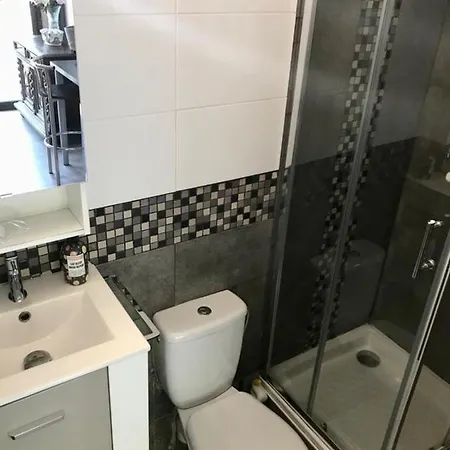 Apartamento Independent Studio In Private Garden Fréjus