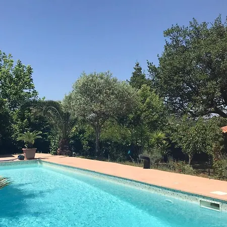 Appartement Independent Studio In Private Garden Fréjus